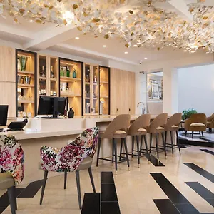 Des Champs-elysees Hotell
