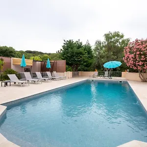 https://chambres-dhotes-les-amandiers.fr-provencehotel.com
